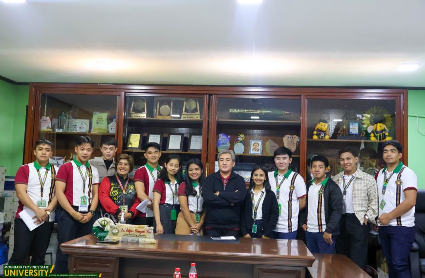 Prexy Cue presides oath of office for 3 SSC officers