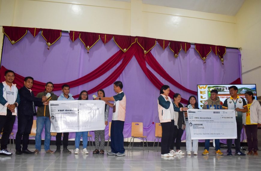 TES, TDP Beneficiaries of Tadian Campus Oriented, Receive Grants
