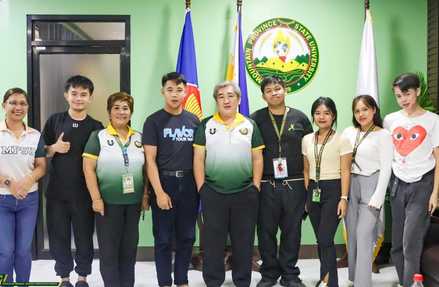 Student Leaders Pay Courtesy Call Ahead of AUAP Youth Development Program in Thailand