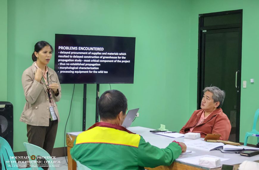 Dr. Cue Reviews and Supports Special Projects at Research Meeting
