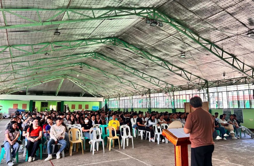 Prexy Cue inspires students at NSTP Orientation